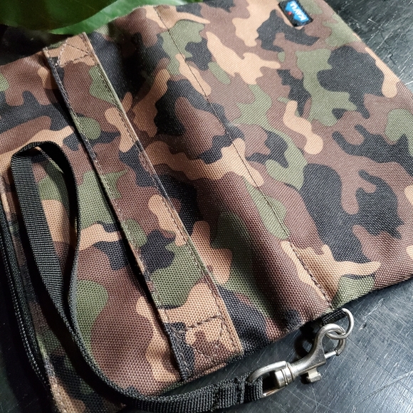 Wilderness Kavu Set Paxton Pack & Clutch n Go - Picture 4 of 8